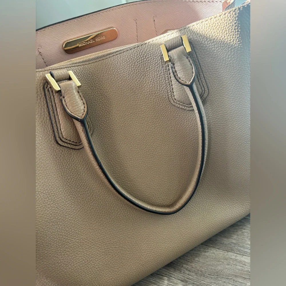 Michael Kors purse - Picture 6 of 6